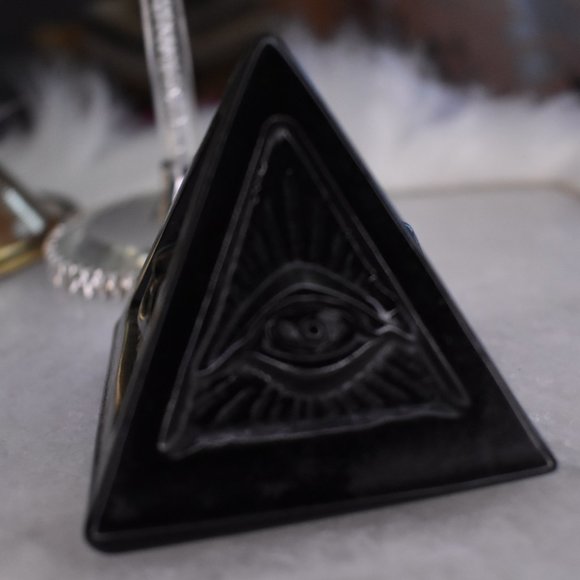Natural Obsidian Eye of Horus Pyramid - Picture 2 of 3